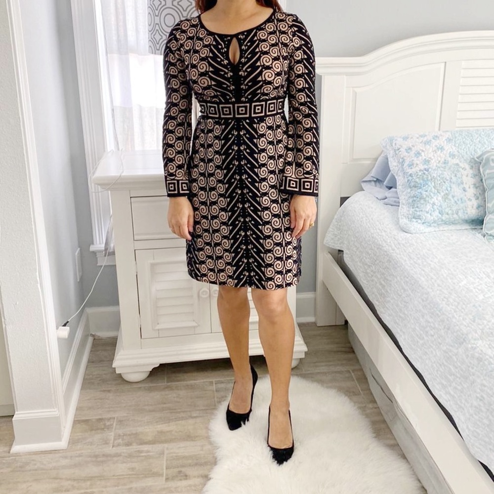 Black and Beige high relief Dress, Size S